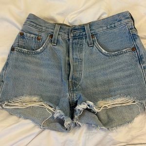 Levi’s 501 High Rise Women’s Shorts- used but in great condition